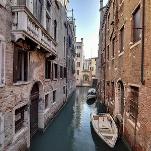  Appartamento Canal View In Rialto Italia